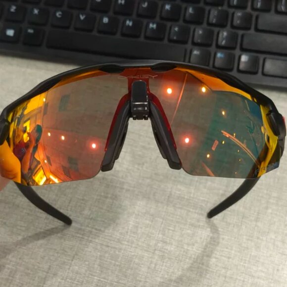 Oakley Polarized Sports Sunglasses - Picture 1 of 4
